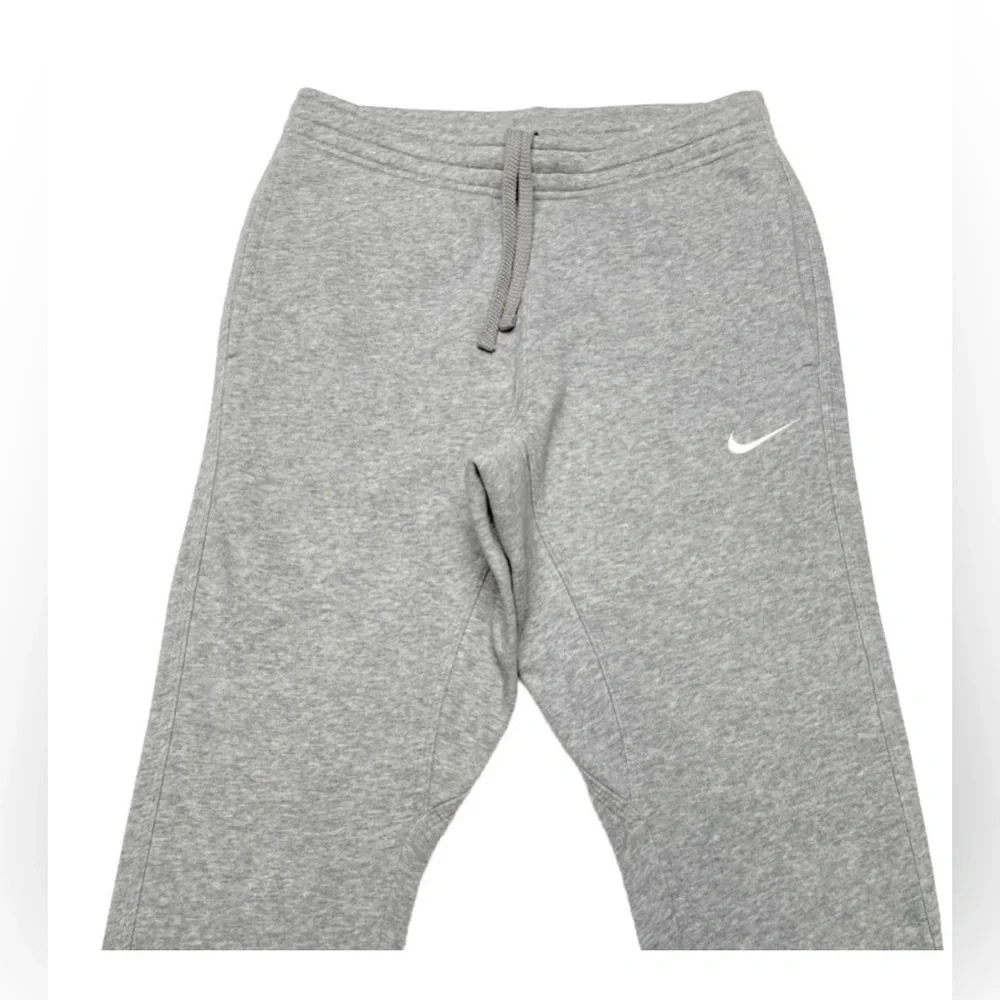 Nike club fleece jogger sweatpants grey | size small